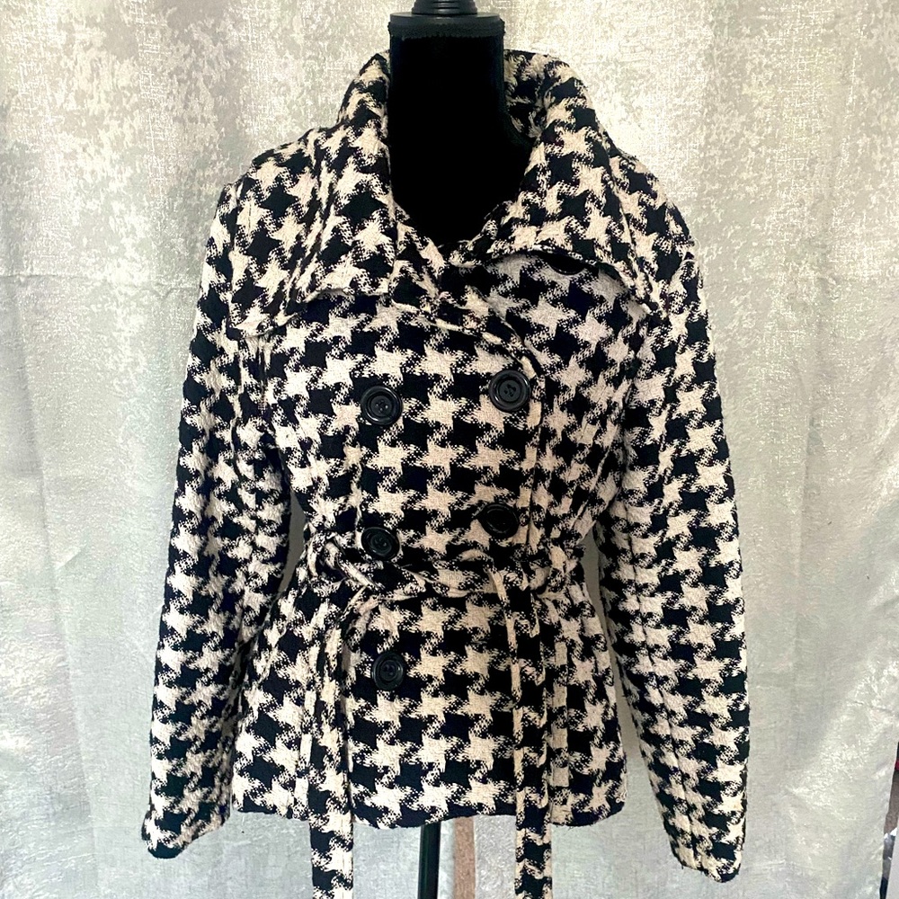 Black and White Houndstooth Coat